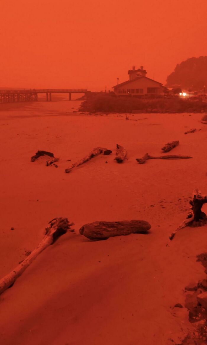 9 AM At The Oregon Coast Due To Wildfires 100s Of Miles Away