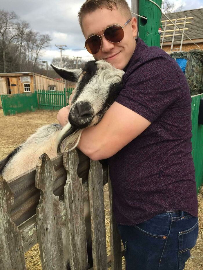 Went Back To Where I Worked 5 Years Ago, And He Immediately Recognized Me