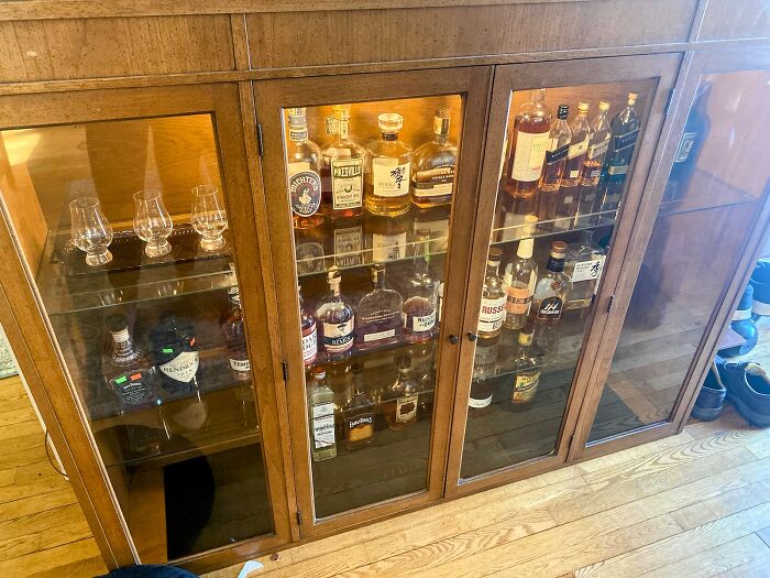 I Found The Top Of A China Cabinet For $40. It's Now A Swanky Bar For My Adult Son