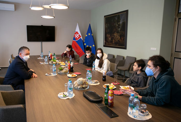 11-Year-Old Ukrainian Boy Traveling 600 Miles To Slovakia Touches Hearts With His Bravery