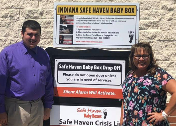 Teen Mows Lawns And Scraps Metal For Months To Save $10k And Finance A Baby Box, Which Already Saved 15 Lives Teen Mows Lawns And Scraps Metal For Months To Save $10k And Finance A Baby Box, Which Already Saved 15 Lives