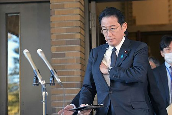 Japón suspenderá la concesión de visados y congelará los activos de los funcionarios de Donetsk y Lugansk, además prohibirá el comercio con ambas zonas y la emisión e intercambio de bonos rusos 