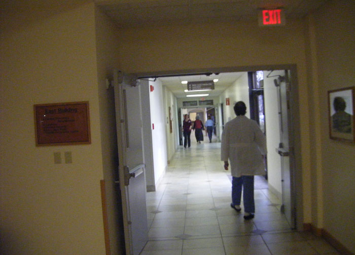 30 Mistakes Movies Make When Portraying Various Professions, As Shared By Folks In This Online Thread