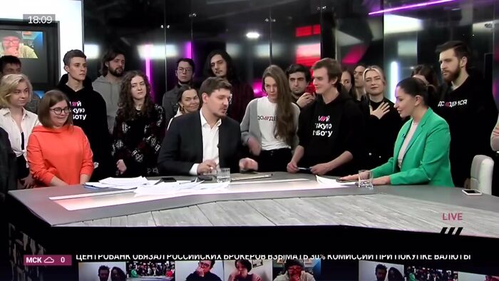 Independent Russian Broadcaster Walks Off Set After Government Passes Law That Imposes A 15-Year Jail Sentence For "Spreading False Information"
