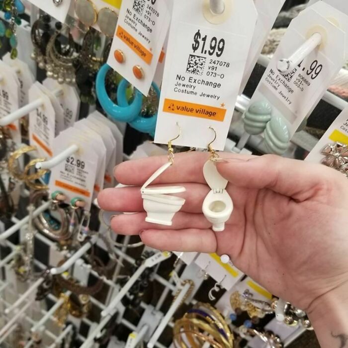 " Found These At Value Village Today. The Seats Move Too"