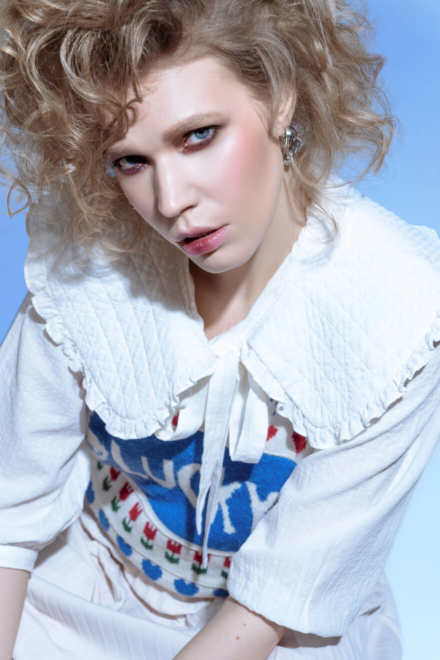 "Alice Nowadays": We Did A Themed Alice In Wonderland Photoshoot (26 Pics)