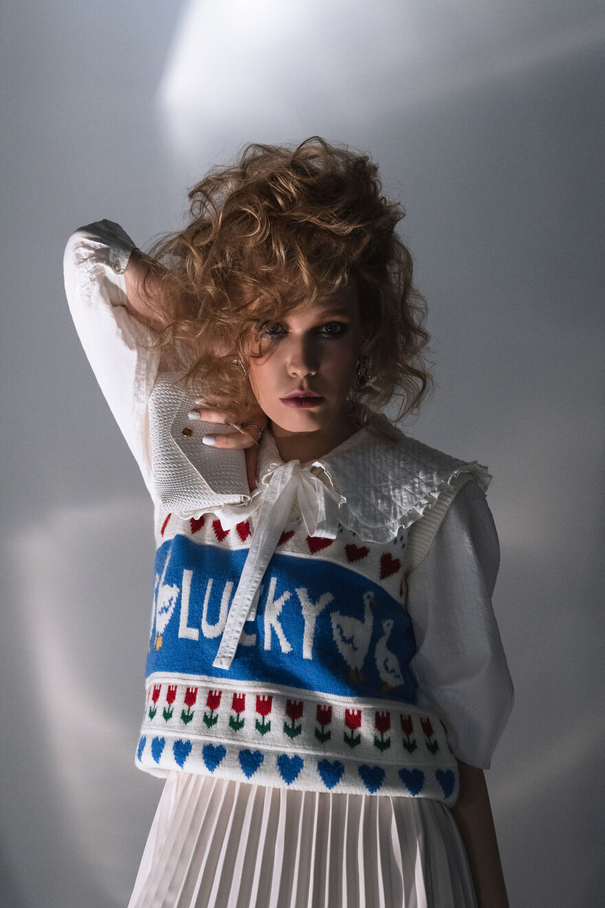 "Alice Nowadays": We Did A Themed Alice In Wonderland Photoshoot (26 Pics)