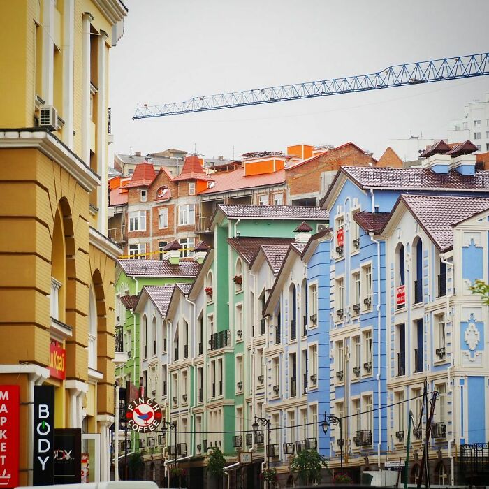 Vozdvyzhenka Is Like A Palette: Even Brighter When It's Cloudy