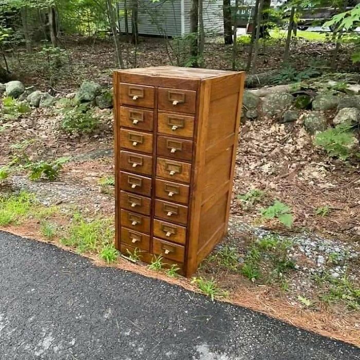 Free On Side Of Road. Can’t Fit In My Car With Baby’s Car Seat