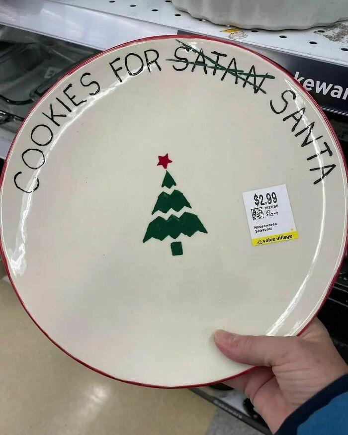 Sometimes The Best Holiday Items Are Found At Thrift Stores!! 👻🖤❄️