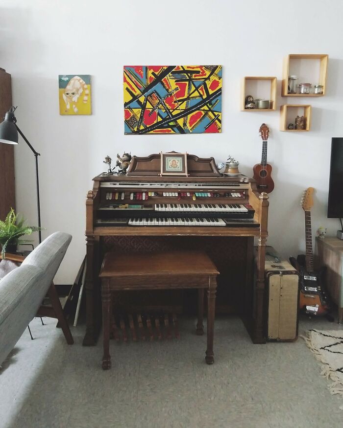 Thomas Monticello 372 Moog Preset Synthesizer Organ Find At Goodwill For $25. Had To Pass It Along To Someone Else Due To A Cross Country Move, But It Still Holds A Place In My Heart.