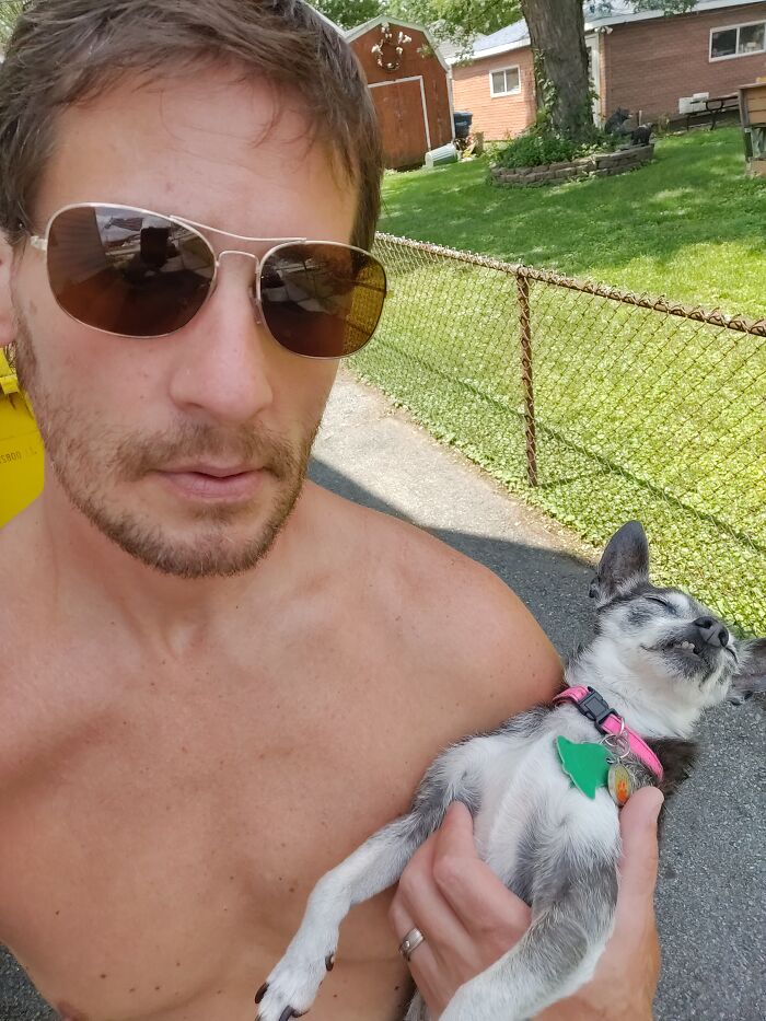 My Moomsie. Summer Of 2021. Old Girl Would Fall Asleep In My Arms Literally A Minute After Picking Her Up. She Passed Out N Nov 29th, 2021. She Was 21 Yrs And 7 Months Old. The Heartbreak Is Palpable. I Love Her And Was Blessed With Her Companionship For Over Two Decades. Rip My Angel. I'll See U On The Other Side. Love Daddy