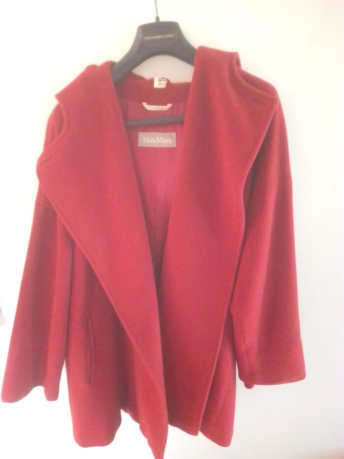 A Vintage Maxmara Coat In Pristine Condition. Bought In 2006 In A Thrift Store That Sells By Weight I Paid Six Euros Approx.between Six/ Seven Dollars. I Dont Have Details On Its Age (