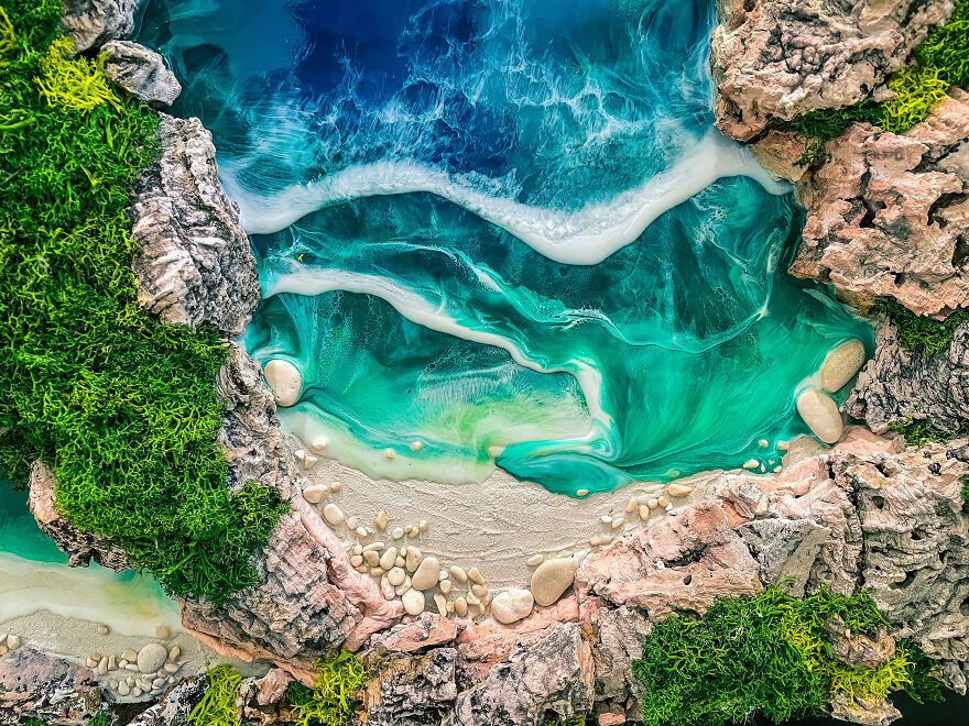 I Made These Beach-And-Lake-Inspired Wall Art Pieces With Preserved Moss