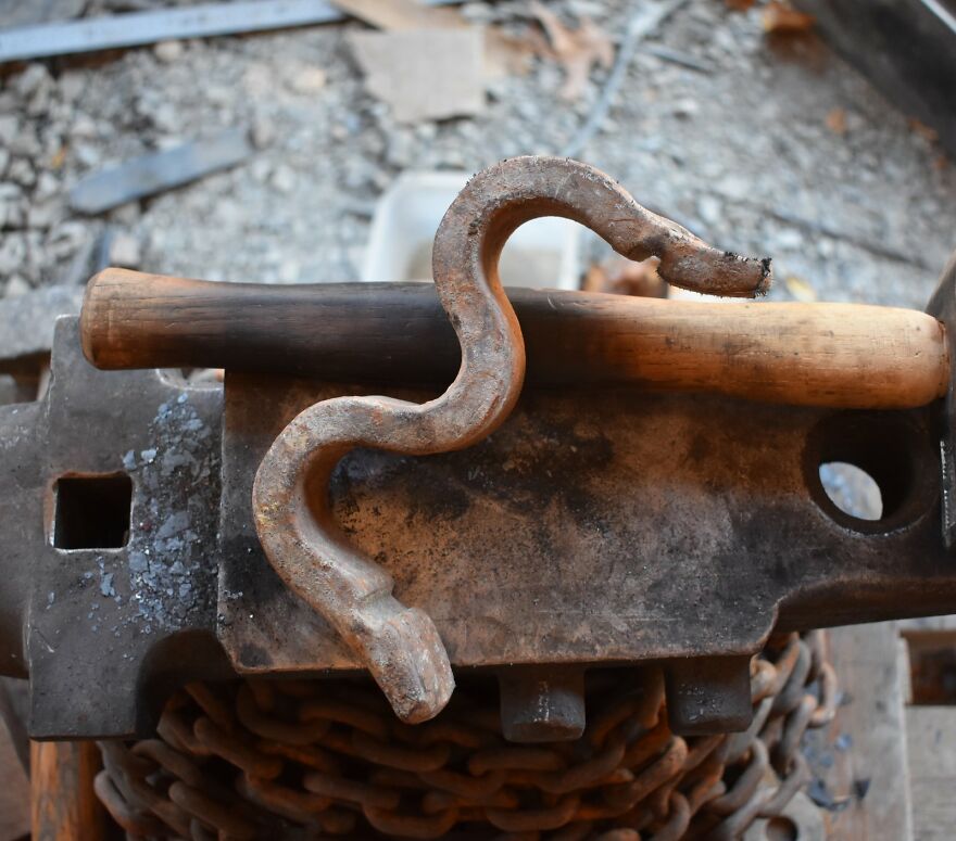 I Forged This Beautiful Sword From Rusty Scrap Steel