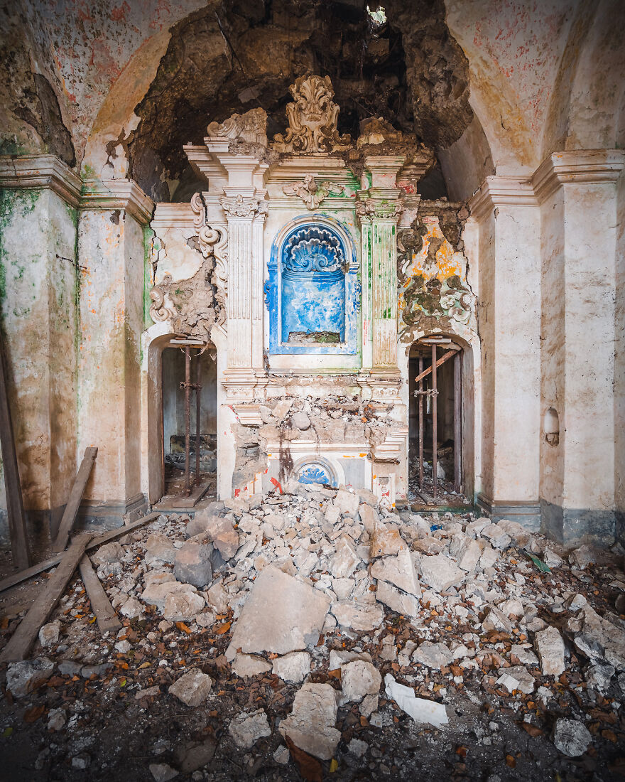 100 Photos Show The Decline Of The Church In Italy