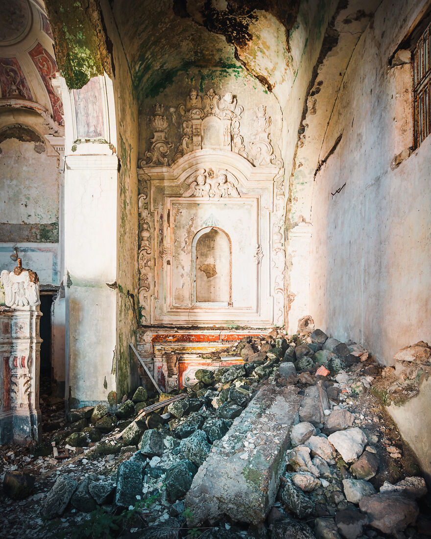 100 Photos Show The Decline Of The Church In Italy