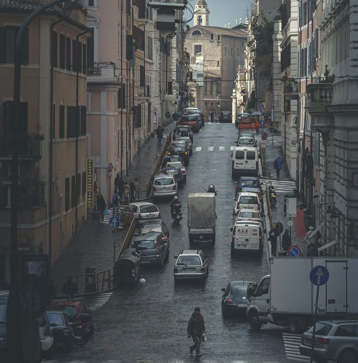 Americans Who Traveled To Europe Share 40 Culture Shocks That They Experienced