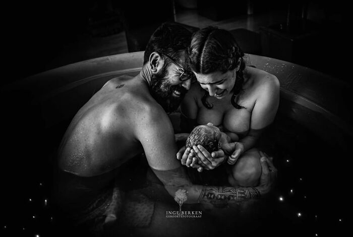 Mejor fotografía en la categoría “Parto”: “Euforia” por Inge Berken, Países Bajos