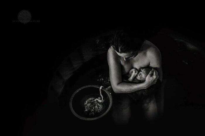 Mención de honor: “Un parto tranquilo en tiempos de pandemia” por Susanne Krauss, Alemania