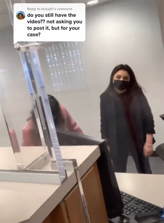 Woman Shares How She Just Got Racially Profiled At The Bank Trying To Cash Out Her Dad's Check, Says She's Gonna Sue Them