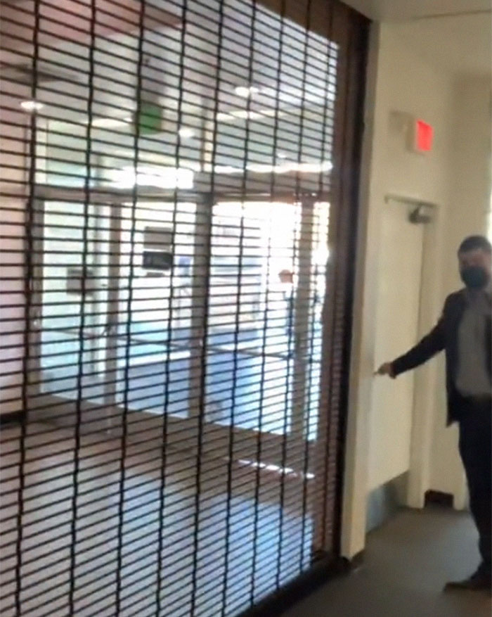 Woman Shares How She Just Got Racially Profiled At The Bank Trying To Cash Out Her Dad's Check, Says She's Gonna Sue Them