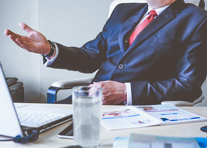 Management Tells Off This Employee For Using Their Days Off Not For Work, They Quit On The Spot Management Tells Off This Employee For Using Their Days Off Not For Work, They Quit On The Spot