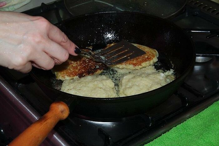 30 Bad Cooking Habits That Get On Everyone’s Nerves