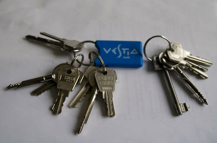 Girlfriend's "Hot Mess Of A Sister" Attempts To Move Into Guy's House Despite Him Strictly Saying "No", So He Changes The Locks