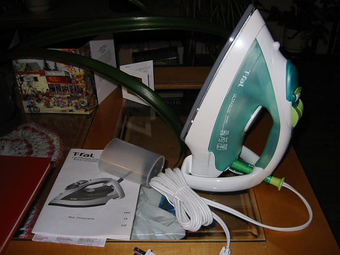 Woman Maliciously Complies By Ruining Her Father-In-Law’s Shirt After He Asks Her To Iron It Right Before Her Engagement Party Woman Maliciously Complies By Ruining Her Father-In-Law’s Shirt After He Asks Her To Iron It Right Before Her Engagement Party