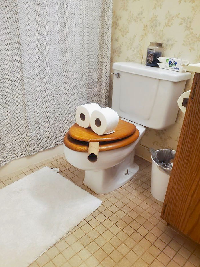 My Girlfriend Just Told Me "Come Here! The Toilet's Smoking!"