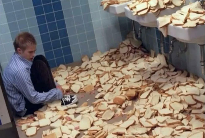 How It Feels When Ur On Cafe/Mobile Bar And The Stickers Won’t Stop Coming Through