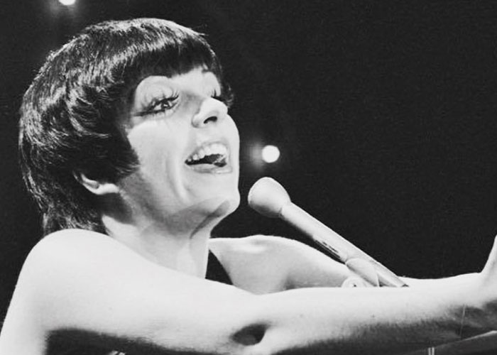 Dramatic Oscars Ceremony Finished Off With Heartwarming Wholesomeness Thanks To Lady Gaga Graciously Helping Liza Minnelli