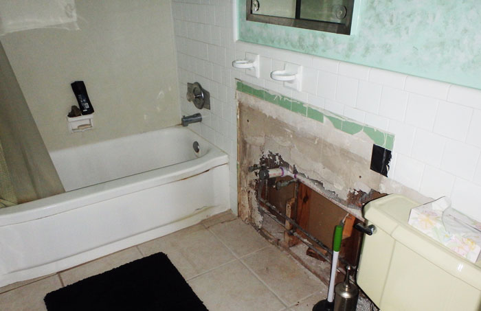 Landlord Refuses To Fix A Leak, Gets A $8,000 Bill To Repair The Damage That The Water Did To Other Apartments Landlord Refuses To Fix A Leak, Gets A $8,000 Bill To Repair The Damage That The Water Did To Other Apartments