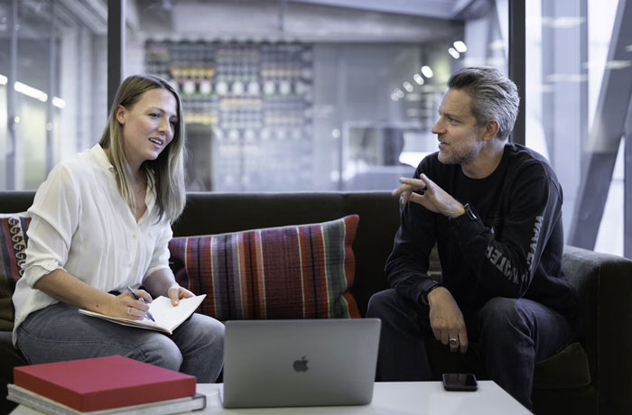 30 Times Men Stepped In And Called Out Guys For Harassing Women