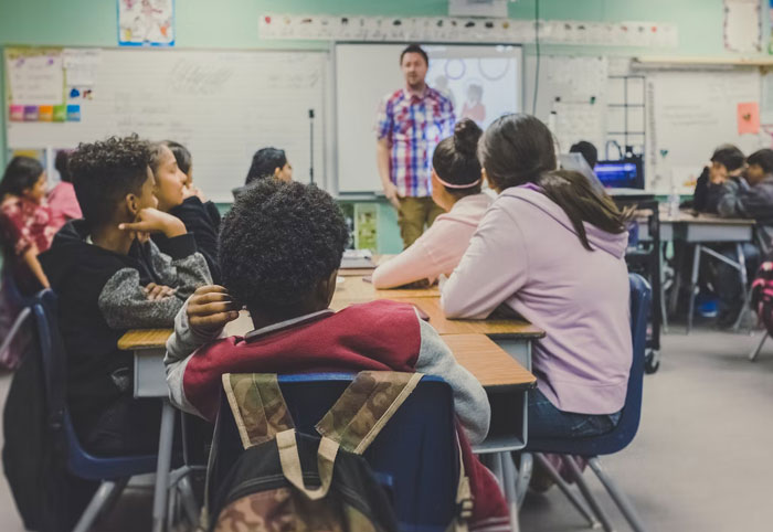 30 Times Men Stepped In And Called Out Guys For Harassing Women