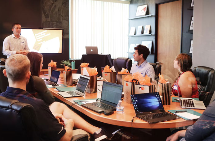 30 Times Men Stepped In And Called Out Guys For Harassing Women