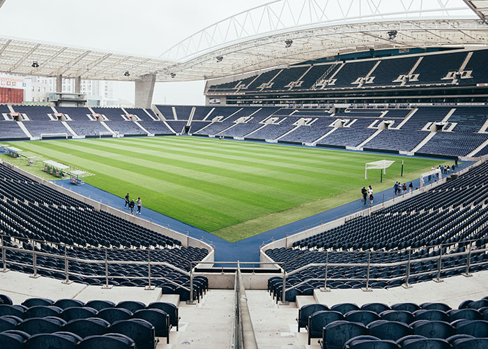 People Are Calling Out Jobs They Think Are 100% Overpaid (30 Answers)