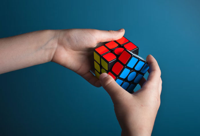 People Share 30 Signs Of Intelligence In People Who Don’t Realize How Smart They Are