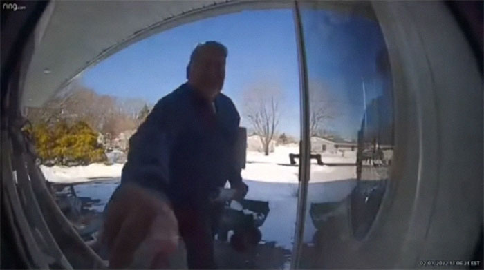 TikToker Catches Realtor Showing Her House Even Though It's Not For Sale, Documents Everything In A Viral TikTok