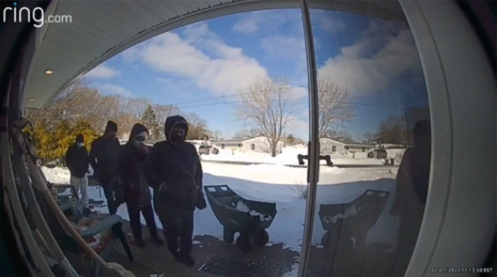 TikToker Catches Realtor Showing Her House Even Though It's Not For Sale, Documents Everything In A Viral TikTok