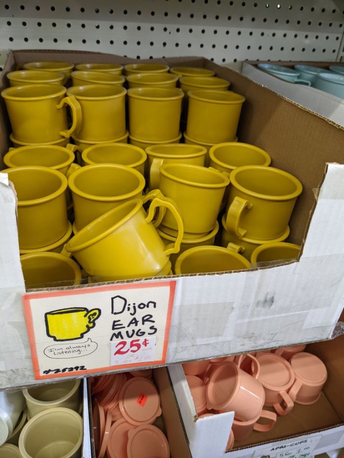 People Are Cracking Up At These 32 Hilariously Labelled Items From A Surplus Store In Minnesota, As Shared By This Twitter User People Are Cracking Up At These 32 Hilariously Labelled Items From A Surplus Store In Minnesota, As Shared By This Twitter User