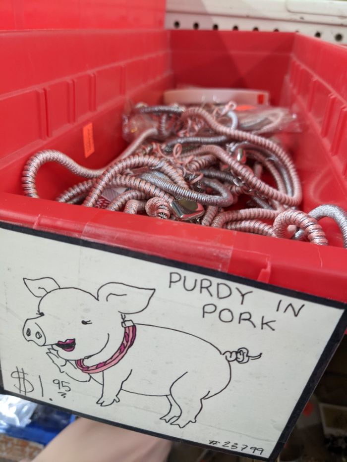 People Are Cracking Up At These 32 Hilariously Labelled Items From A Surplus Store In Minnesota, As Shared By This Twitter User People Are Cracking Up At These 32 Hilariously Labelled Items From A Surplus Store In Minnesota, As Shared By This Twitter User