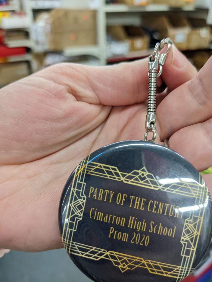 People Are Cracking Up At These 32 Hilariously Labelled Items From A Surplus Store In Minnesota, As Shared By This Twitter User People Are Cracking Up At These 32 Hilariously Labelled Items From A Surplus Store In Minnesota, As Shared By This Twitter User