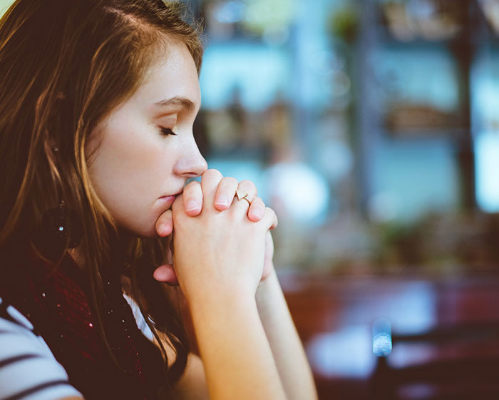 16-Year-Old Gets A List Of Rules From Her Boss On The First Day At Her Retail Job And Her Dad Is Outraged By It