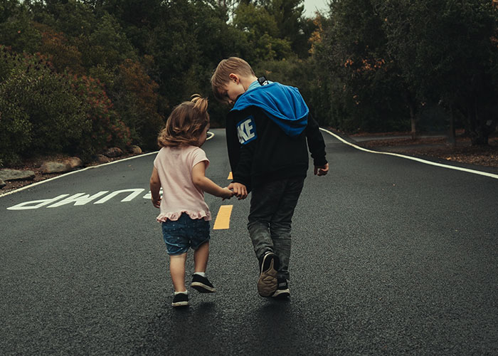 People Are Sharing The Things Those "Without Siblings Will Never Understand" And Here're 30 Of The Most Accurate Ones