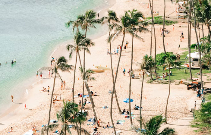 30 Things Tourists Get Wrong About Popular Destinations, According To People Who Live There