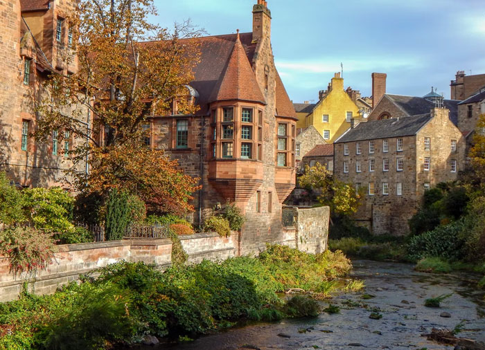 30 Things Tourists Get Wrong About Popular Destinations, According To People Who Live There