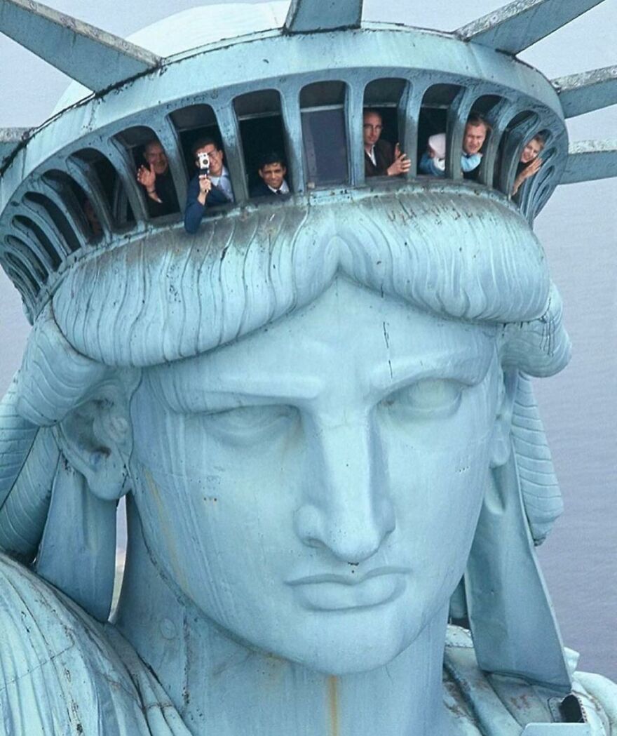 This Instagram Account Features Amusing Street Photographs And Has More Than 500 Thousand Followers (95 New Pics)