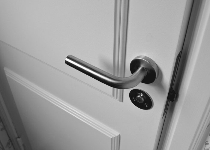 People Are Sharing The Most Unsettling Things They've Noticed As A Kid About Another Kid's Family, Here's 35 Of The Creepiest Stories